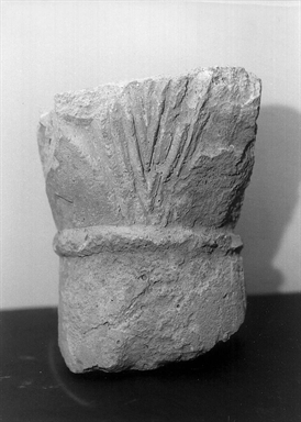 capitello cubico con colonna monoblocco
